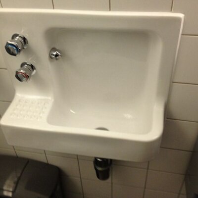 Profile Picture of Marie Wong (@Constable_ping) on Twitter