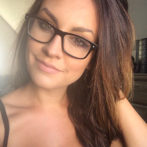 Profile Picture of Paula Rainsford (@paularainsford) on Poshmark