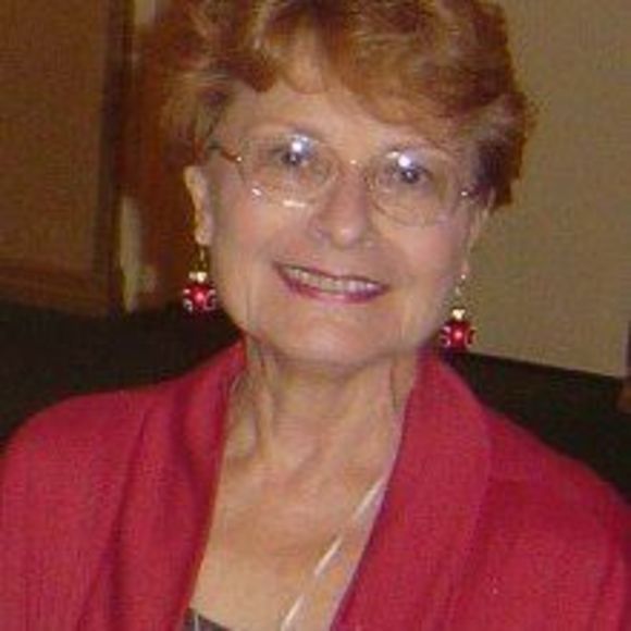 Profile Picture of Carol Starinsky (@geysers) on Poshmark