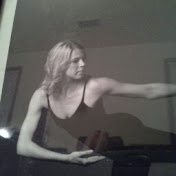 Profile Picture of Julie Holcomb (@jkholco26) on Youtube