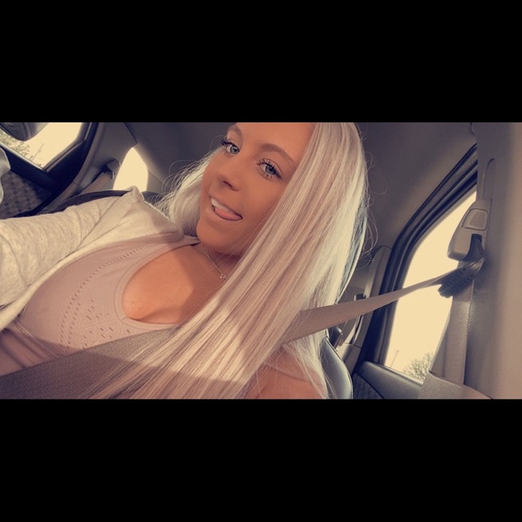 Profile Picture of Sabrina Grobarek (@sabrinag02) on Poshmark