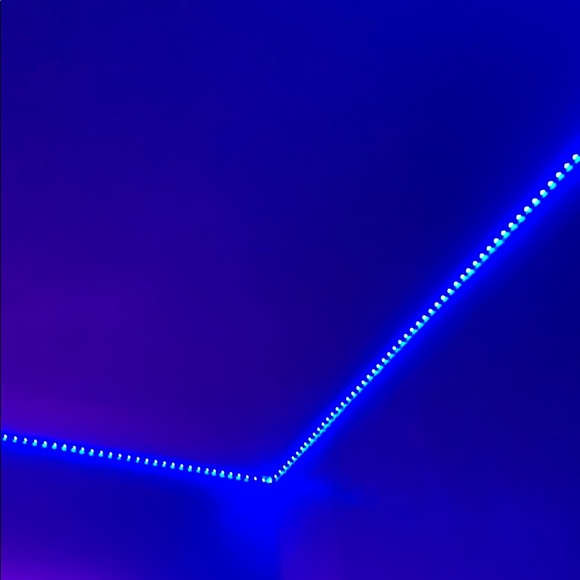 Aniston Renovato - Poshmark Profile Picture of Aniston Renovato (@aniston21) on Poshmark