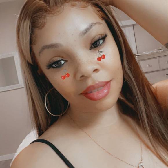 Profile Picture of Crystal Adams (@cree1205) on Poshmark