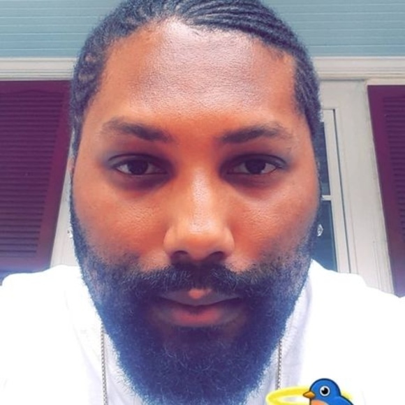 Profile Picture of Kris Richards (@krisrichards731) on Poshmark