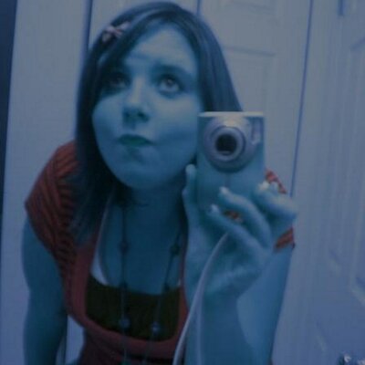 Profile Picture of Chrissy Edwards (@EllowItsChrissy) on Twitter