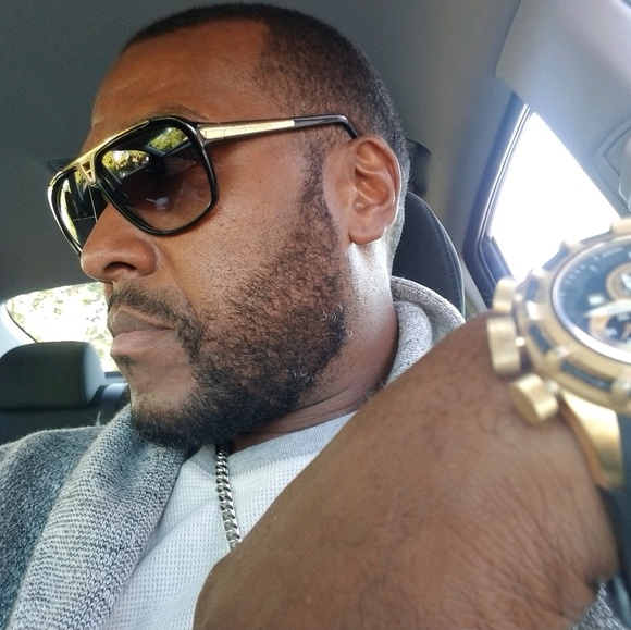 Profile Picture of Maurice Ryans (@mauriceryans4) on Poshmark