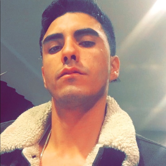 Profile Picture of Luis felipe Gatica (@felipegati25) on Poshmark