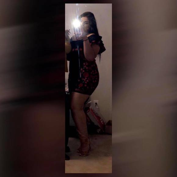 Profile Picture of Amber Tarango (@amber_200) on Poshmark