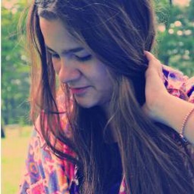 Profile Picture of Lorena Vasquez (@lorenavasquez23) on Twitter