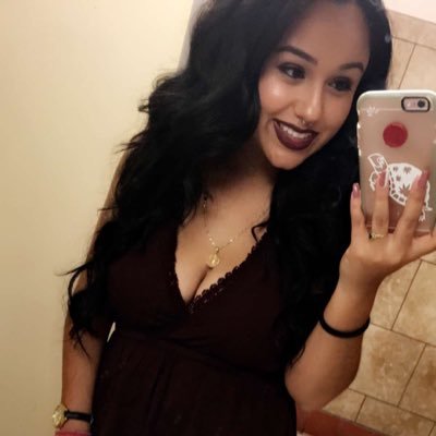 Profile Picture of Angie Romo (@Angiee_Barbii) on Twitter