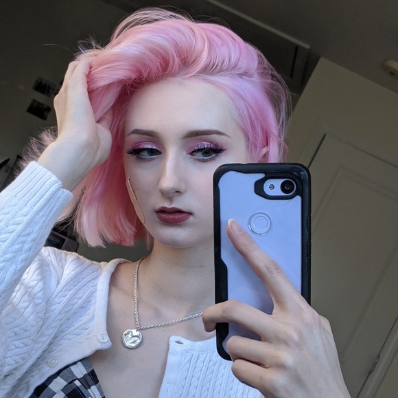 Profile Picture of Kayleigh Denmead (@kayleighdenmead) on Poshmark