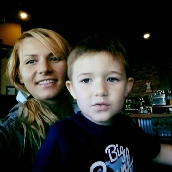 Profile Picture of Joanna Pyle (@asikfi) on Poshmark