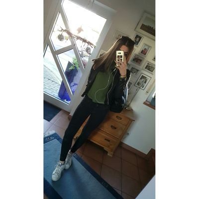 Profile Picture of Sophie Van De Loo (@soph3ee) on Twitter
