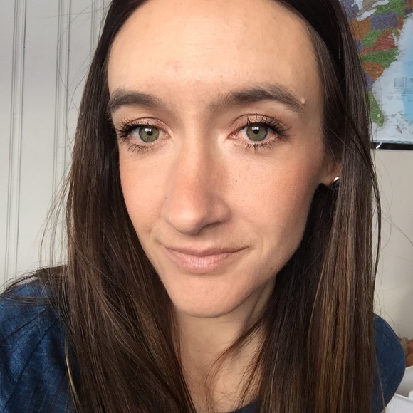 Profile Picture of Amber Thurow (@athurow) on Poshmark