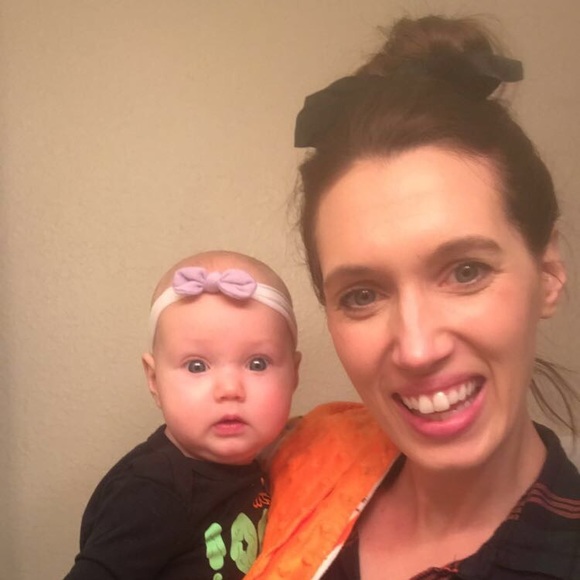 Profile Picture of Laura Buddenhagen (@laura_budd) on Poshmark