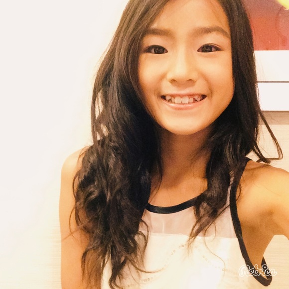 Profile Picture of Ivy Lin (@ivyylinn) on Poshmark