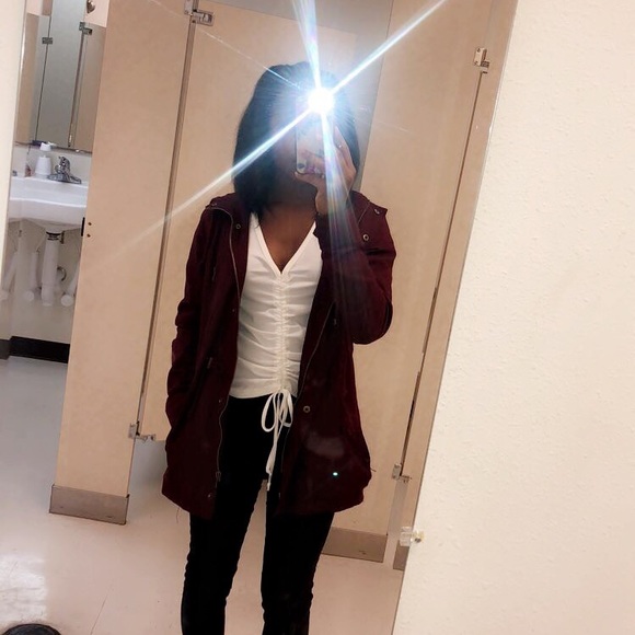 Profile Picture of Olivia Keith (@oliviakjanee) on Poshmark
