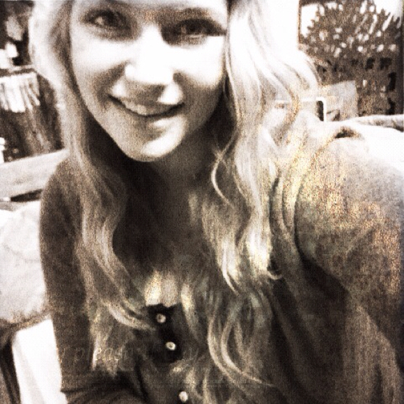 Profile Picture of Megan Bollheimer (@meganxmarie) on Poshmark