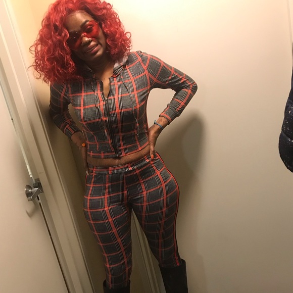 Profile Picture of Jasmine Peeple (@jasabella32) on Poshmark