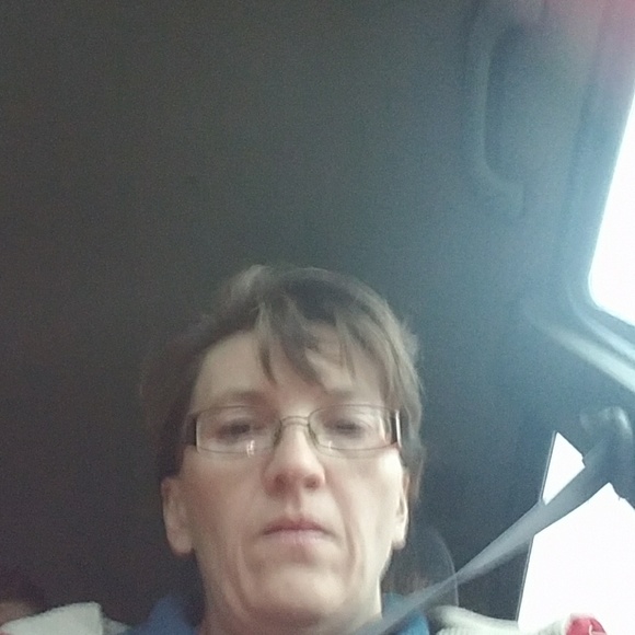 Amy Larowe - Poshmark Profile Picture of Amy Larowe (@alarowe) on Poshmark