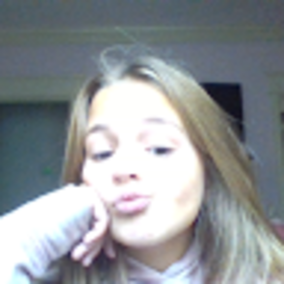 Profile Picture of Ella kate Monks (@ekmills31) on Poshmark
