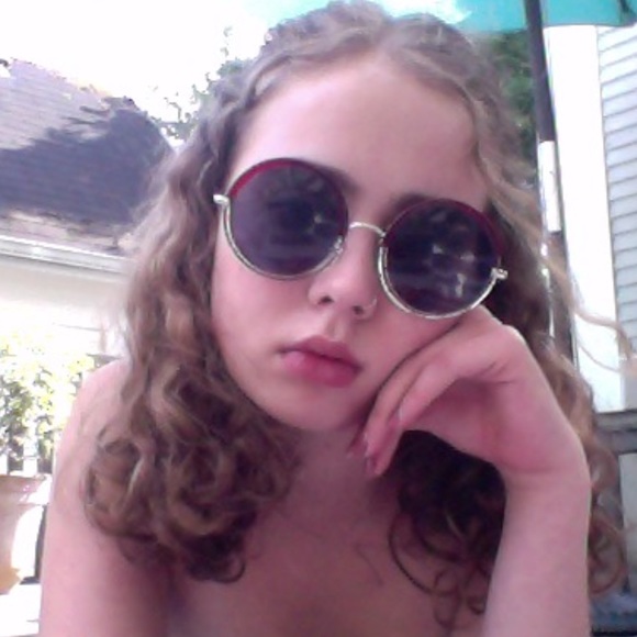 Profile Picture of Gracie Muellner (@graciemuellner1) on Poshmark