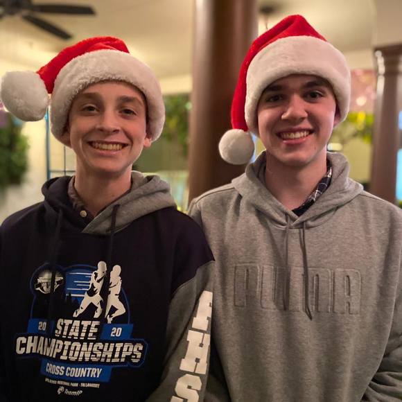 Profile Picture of Lori Cronon pierce (@lorilou4) on Poshmark