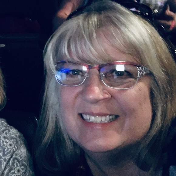 Profile Picture of Barbara Pearce-huston (@hstn4) on Poshmark