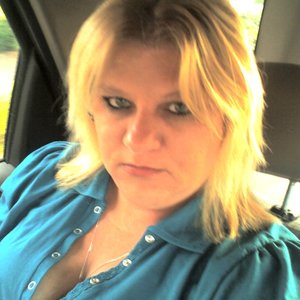 Profile Picture of Rena Estes (@sonrisa_para_me) on Myspace