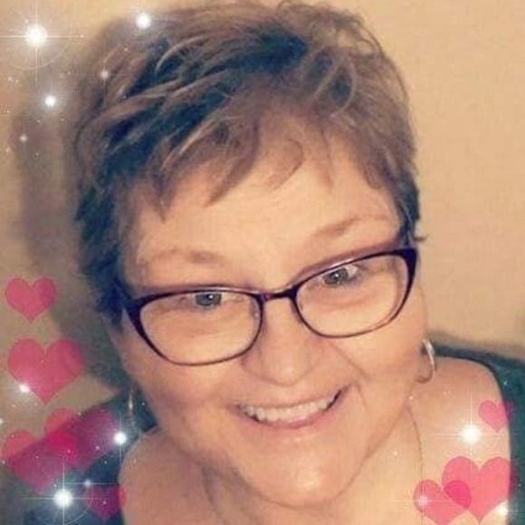 Profile Picture of Laureen Zappala (@laureenzappala) on Poshmark