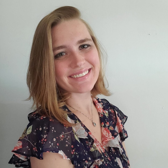 Profile Picture of Leanne Latocha (@swimmingll2121) on Poshmark