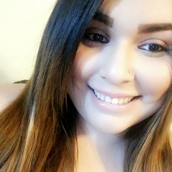 Profile Picture of Terry Cortez (@aingealterry88) on Poshmark