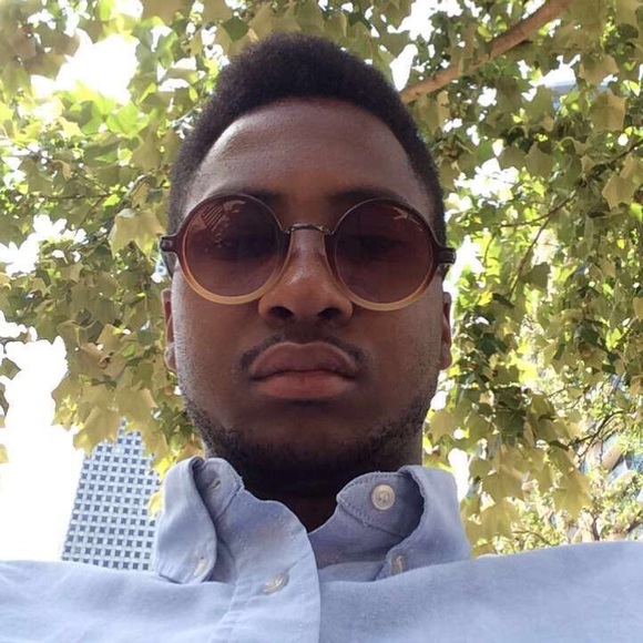 Profile Picture of Aquawn Dightman (@aquwand) on Poshmark