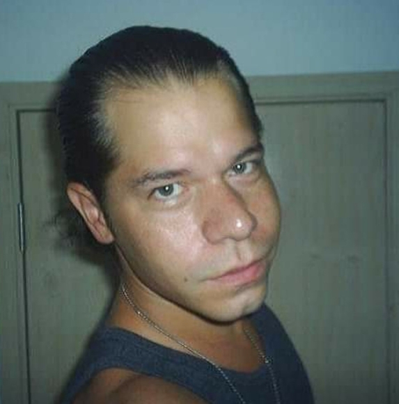 Profile Picture of Scott Lugo (@scottlugo) on Poshmark