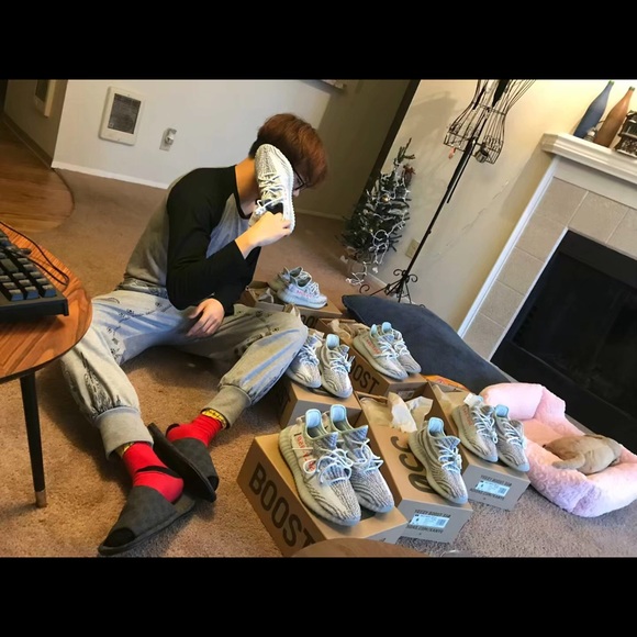 Profile Picture of Xiangrui Zhang (@yeezyeasy) on Poshmark