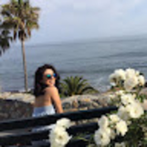 Profile Picture of Irie Day (@iredahye) on Poshmark