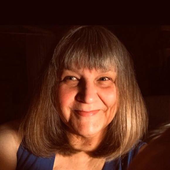 Profile Picture of Barbara Perlik (@fidhler) on Poshmark