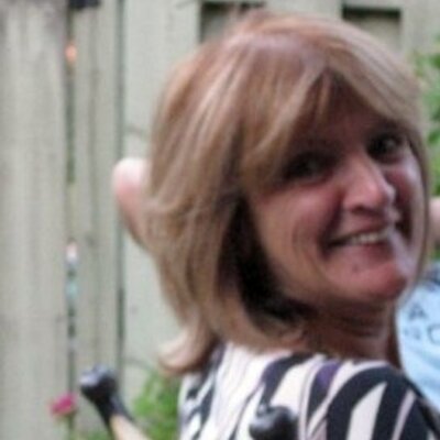 Profile Picture of Denise Roberge (@Niedero) on Twitter