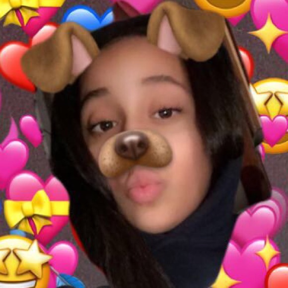 Danna Rojas - Poshmark Profile Picture of Danna Rojas (@dannaa_rojas) on Poshmark