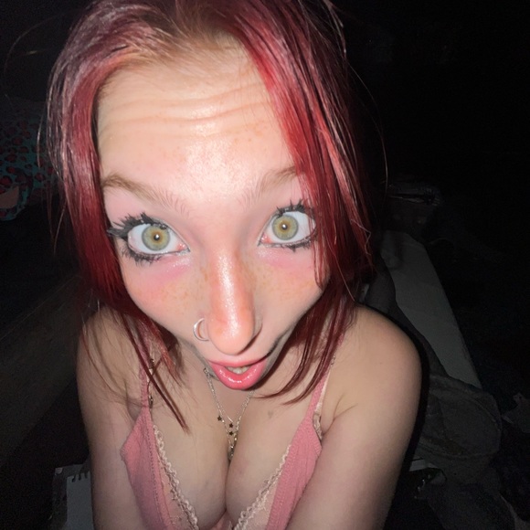 Profile Picture of Chloe Mckenna (@chloemckenna317) on Poshmark