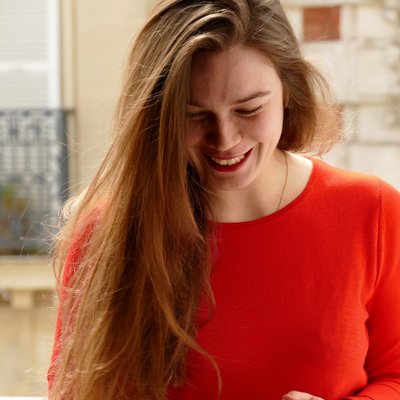Profile Picture of Loreline Descormiers-Thollot (@ThollotCassand1) on Twitter