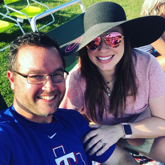 Profile Picture of Jessica Erbaugh (@jess_erbaugh) on Poshmark