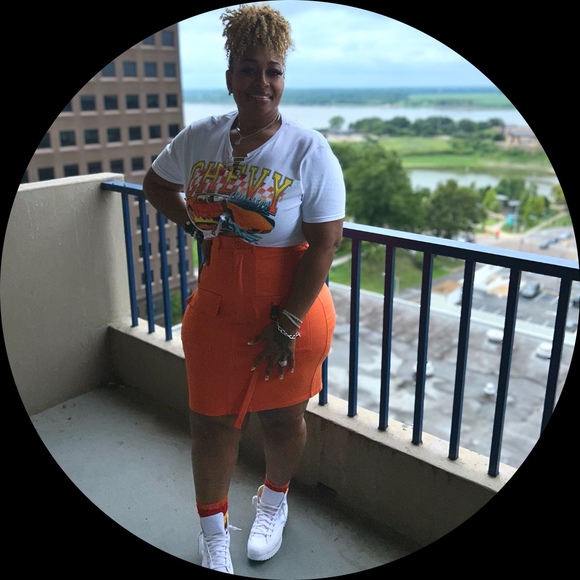 Profile Picture of Roberta Scott (@robertascott30) on Poshmark