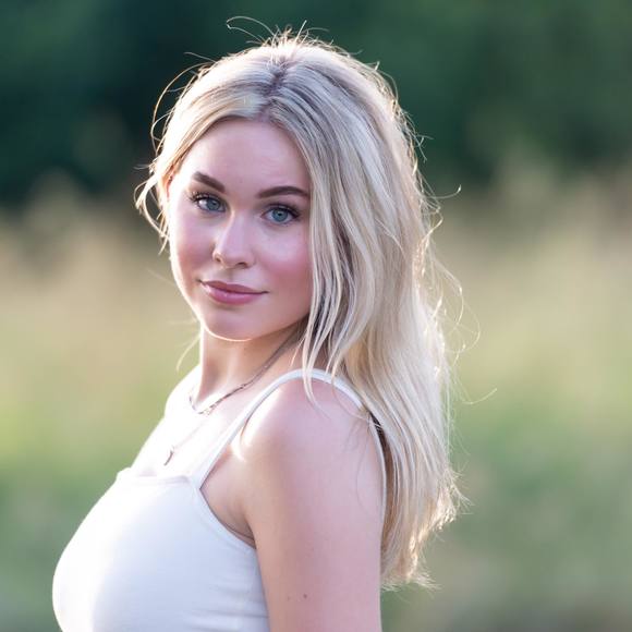 Profile Picture of Brooke Hatala (@brookehatala) on Poshmark