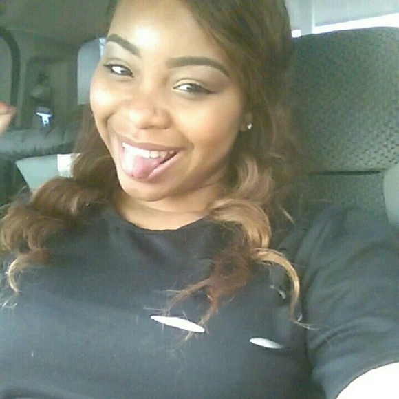 Profile Picture of Katrielle Dugas (@craveee_ireey) on Poshmark