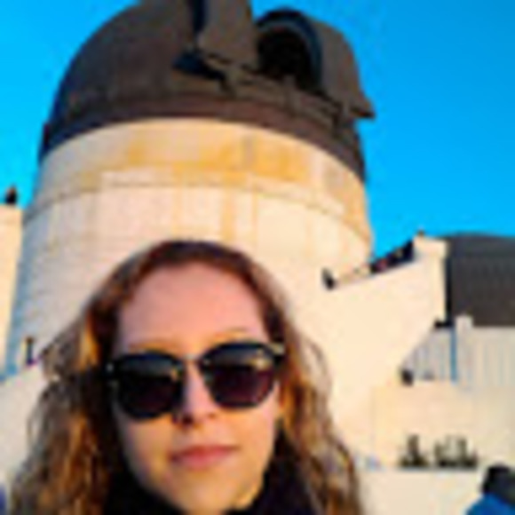 Profile Picture of Aline Souza (@alinesouza287) on Poshmark