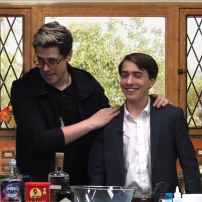 Profile Picture of Lee Barnes (@LeeNewsNetwork) on Twitter