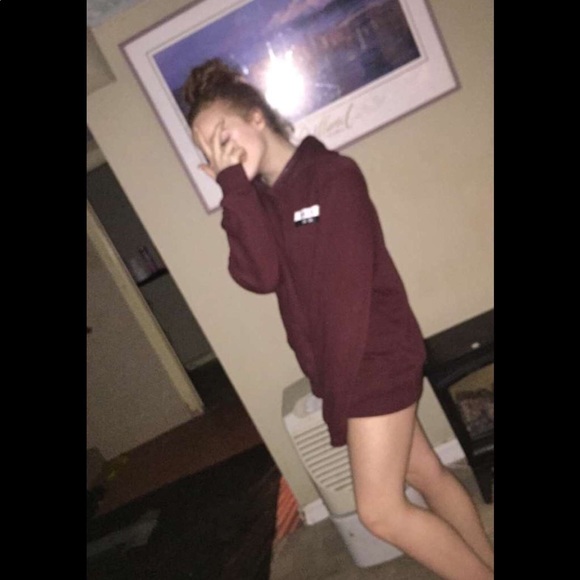 Profile Picture of Emilie Pressel (@itz_emmie2004) on Poshmark