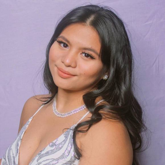 Profile Picture of Ayessa Dungca (@ayessadungca) on Poshmark