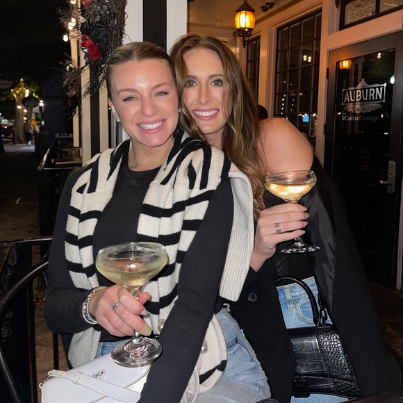 Profile Picture of Elana Ranhoff (@elananranhoff) on Poshmark